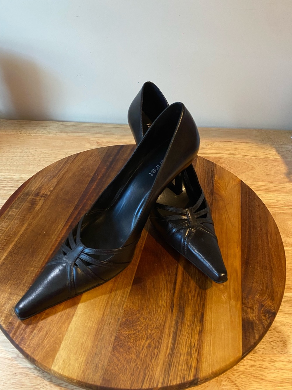 NWOT Feetfirst Vintage Y2K Black Pointy Toe Heels Genuine Leather Size 40 9
